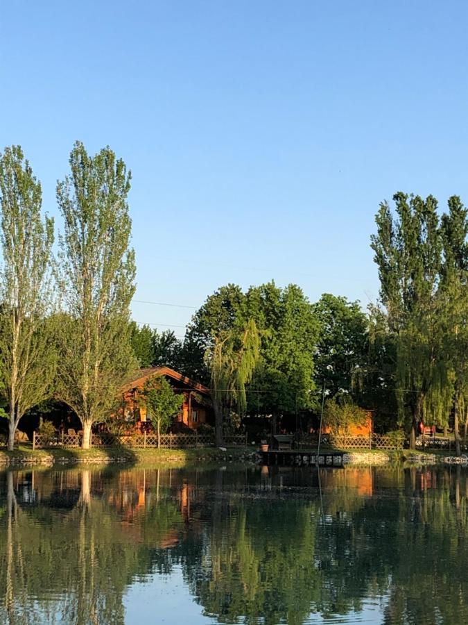 Chalet B&B Laghetti Martina Crevalcore Екстериор снимка